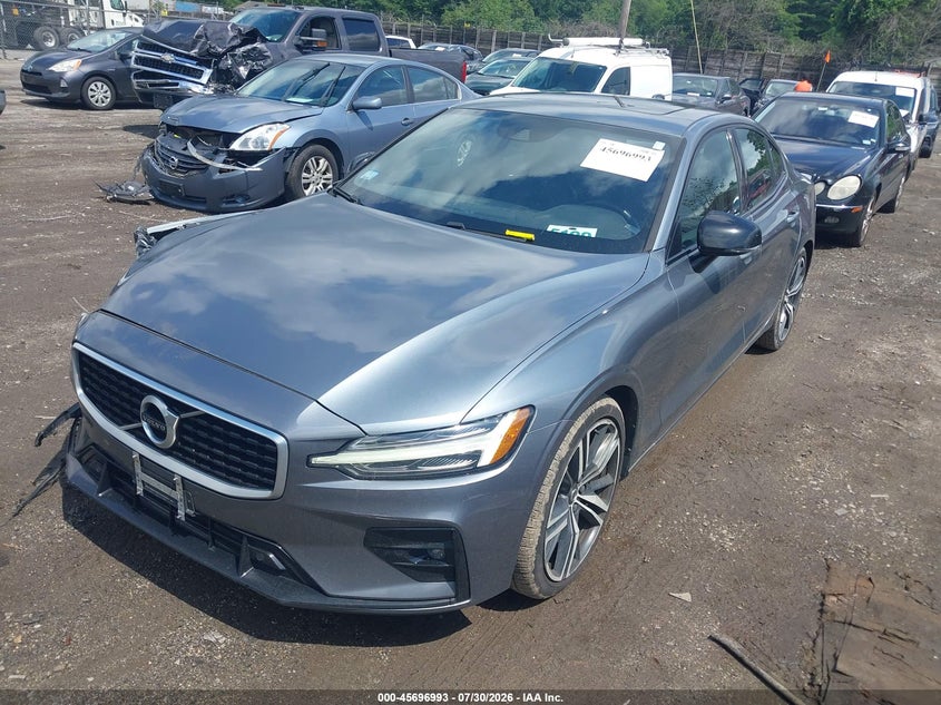 2020 Volvo S60, Right Side, IAAI, VIN 7JRA22TM0LG030167 — photo 2