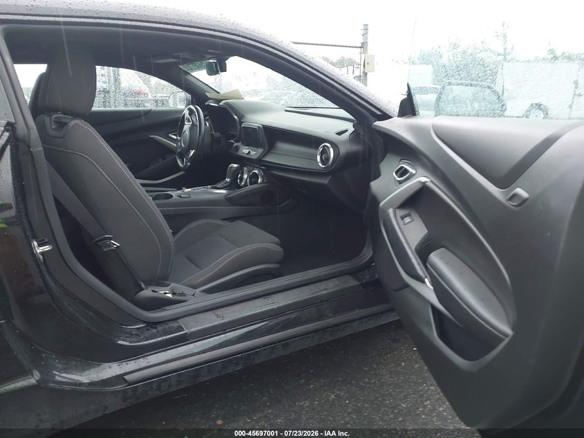 2017 CHEVROLET CAMARO auction photo 5