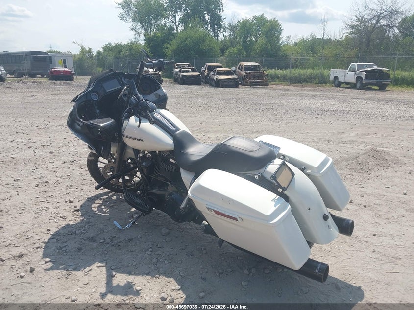 2018 HARLEY-DAVIDSON FLTRXS auction photo 3