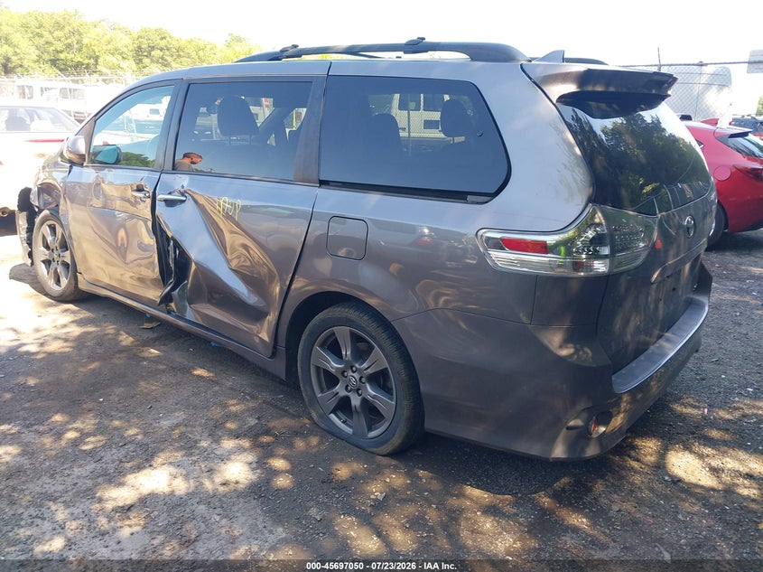 Vin: 5tdxz3dc7js960988, lot: 46195678, toyota sienna se premium 8 passenger 20183
