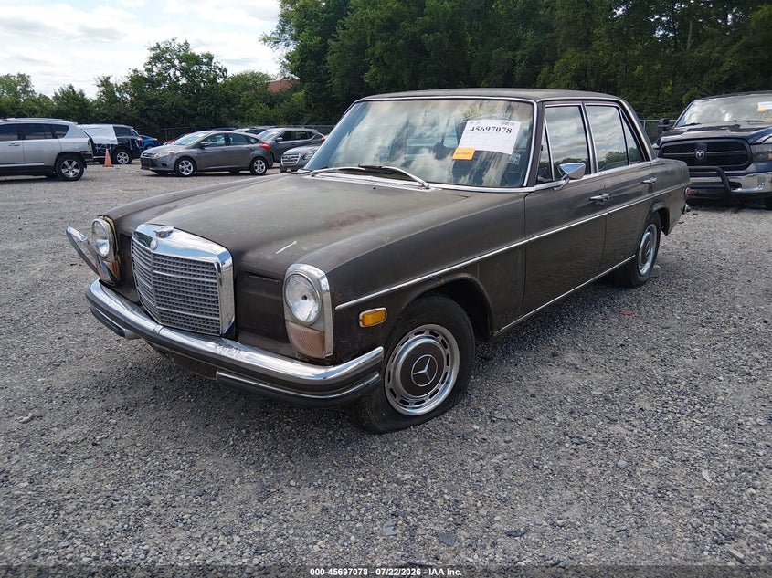 1971 MERCEDES 250 C auction photo 2