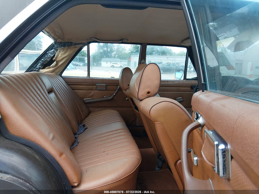 1971 MERCEDES 250 C auction photo 8