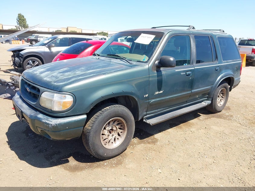 1999 Ford Explorer, Normal Wear & Tear, IAAI, VIN 1FMZU35P1XZA92630 — photo 2