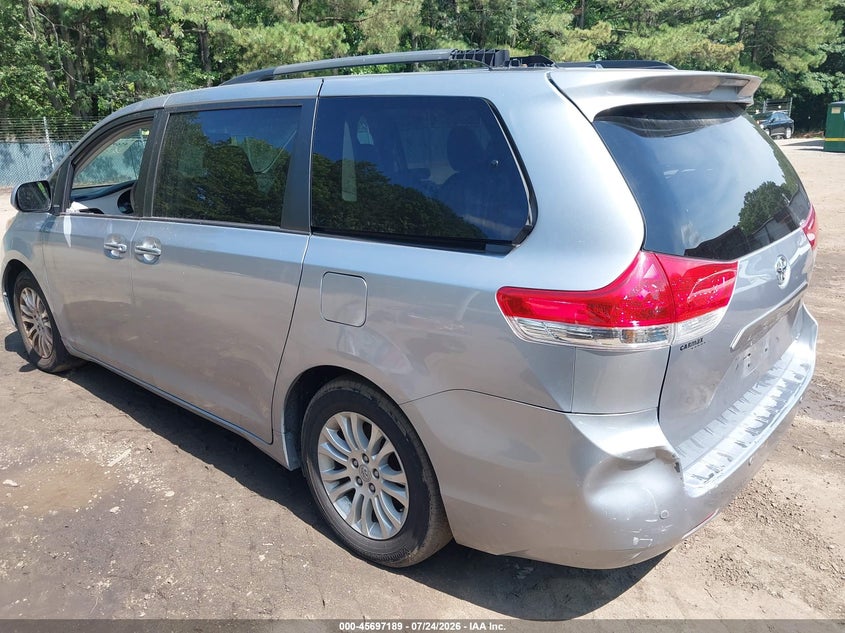 Vin: 5tdyk3dc3ds374320, lot: 46195817, toyota sienna xle v6 8 passenger 20133