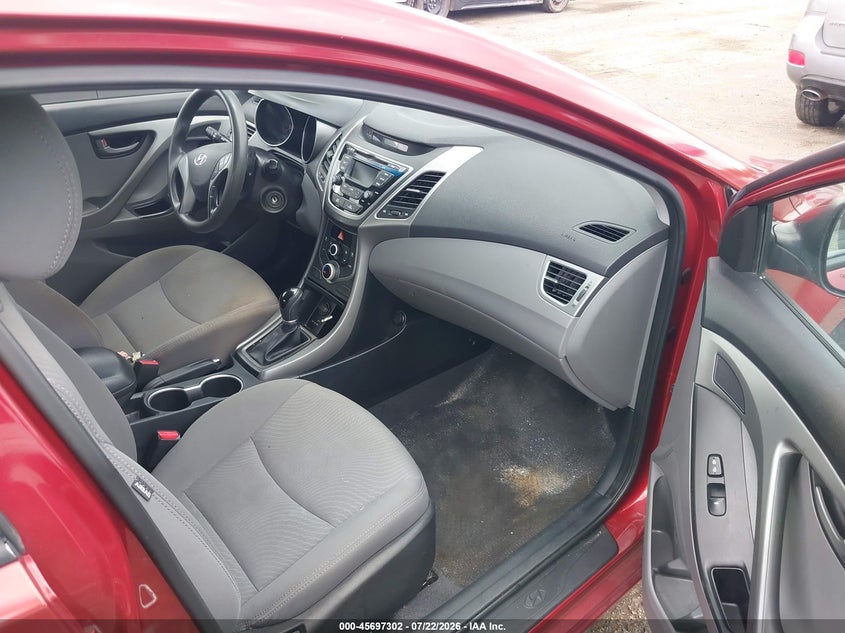 2016 HYUNDAI ELANTRA auction photo 5