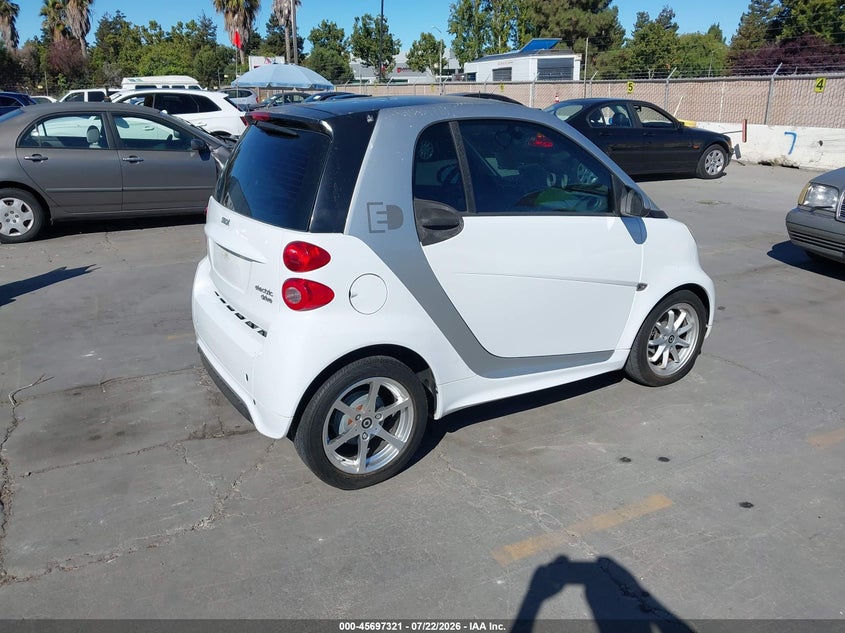 2014 SMART FORTWO ELECTRIC DRIVE auction photo 4