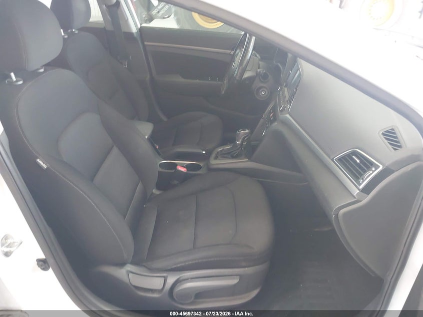 2018 HYUNDAI ELANTRA auction photo 5