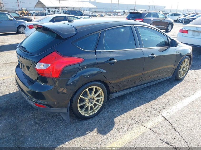 Vin: 1fahp3k24cl417208, lot: 46196192, ford focus se 20124