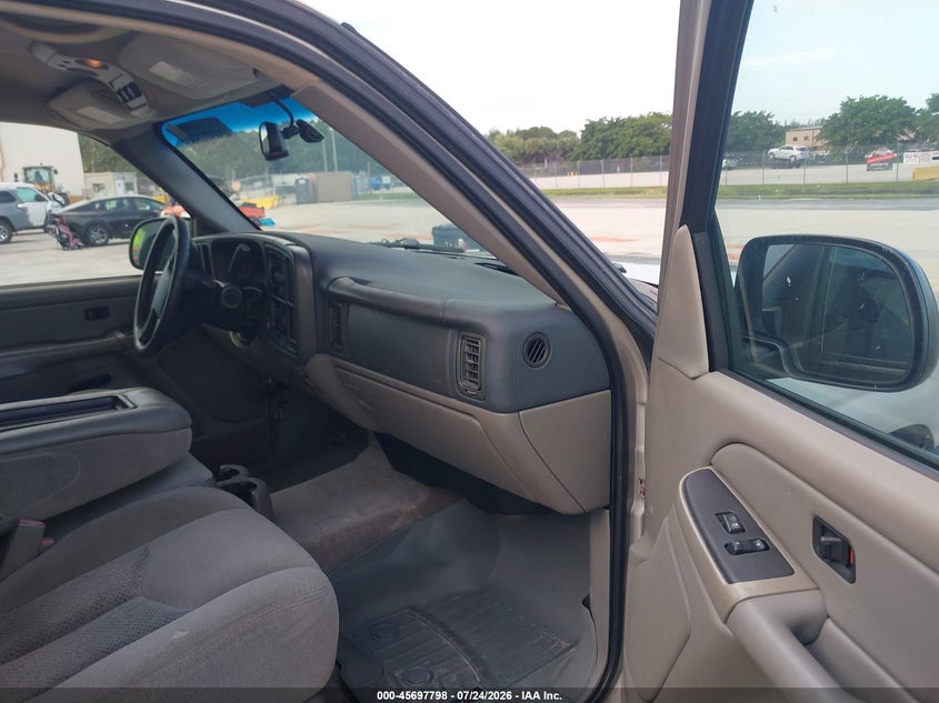 2004 CHEVROLET SUBURBAN 1500 auction photo 5