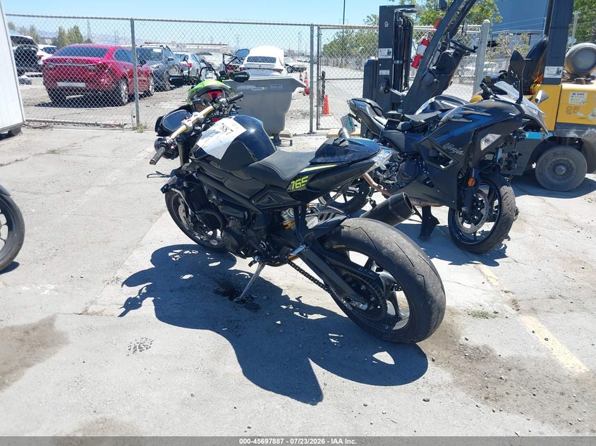 2025 TRIUMPH MOTORCYCLE STREET TRIPLE auction photo 3