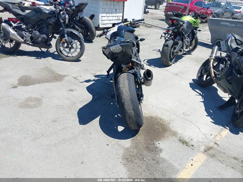 2025 TRIUMPH MOTORCYCLE STREET TRIPLE auction photo 6