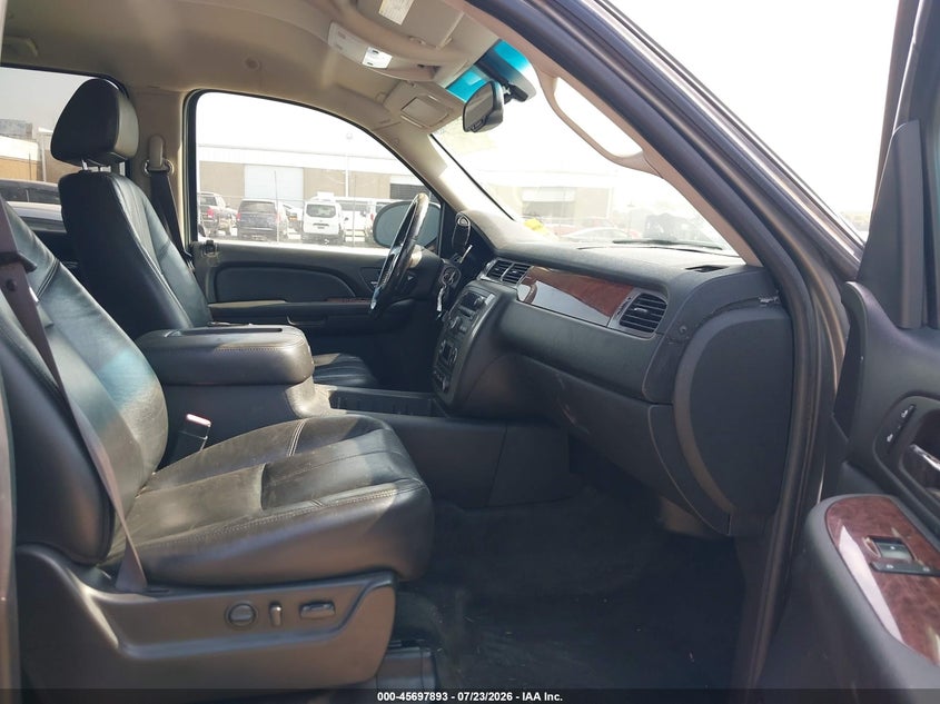 2009 GMC YUKON auction photo 5