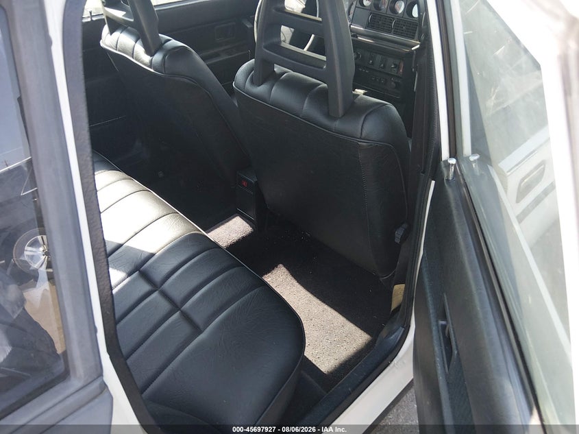 1983 VOLVO 244 auction photo 8