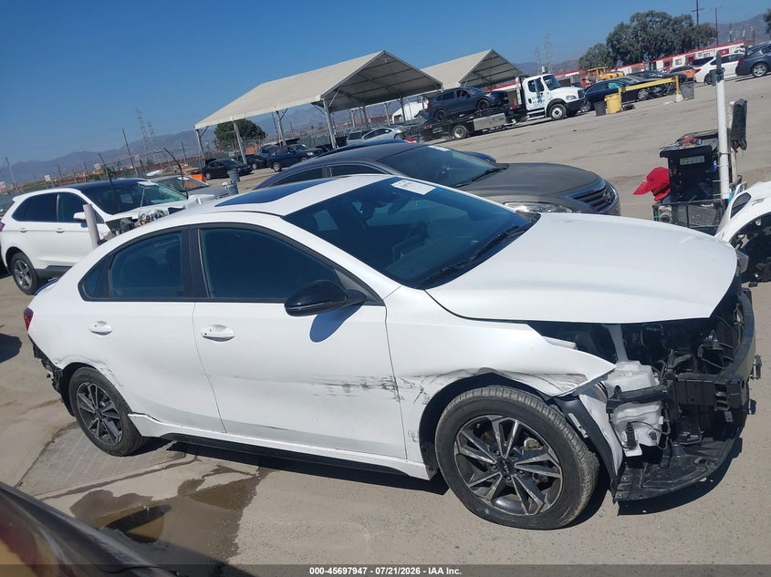 2024 Kia Forte Gt-Line VIN: 3KPF54AD8RE840875 Lot: 45697947
