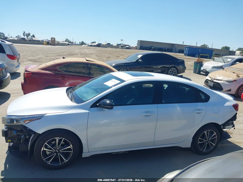 2024 Kia Forte Gt-Line VIN: 3KPF54AD8RE840875 Lot: 45697947