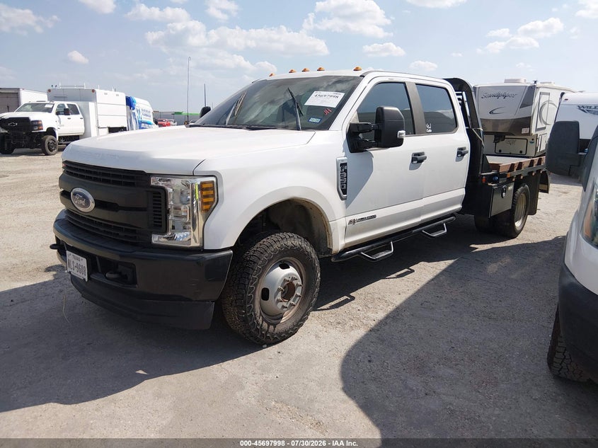 2019 Ford F350, Interior Burn, IAAI, VIN 1FD8W3HT3KEE23660 — фото 2