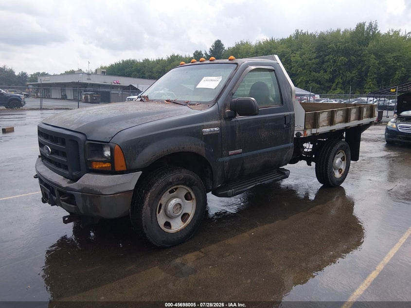 2006 Ford F350, Normal Wear & Tear, IAAI, VIN 1FTWF31P36EA01581 — photo 2