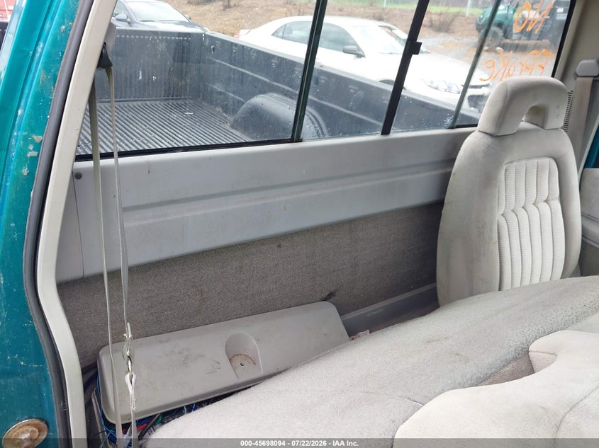 1993 CHEVROLET GMT-400 auction photo 8