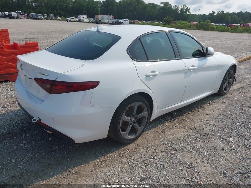 2018 ALFA ROMEO GIULIA SEDAN 2.0L I-4 DI, VVT, TURBO, 280HP