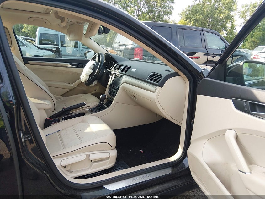 2017 VOLKSWAGEN PASSAT auction photo 5