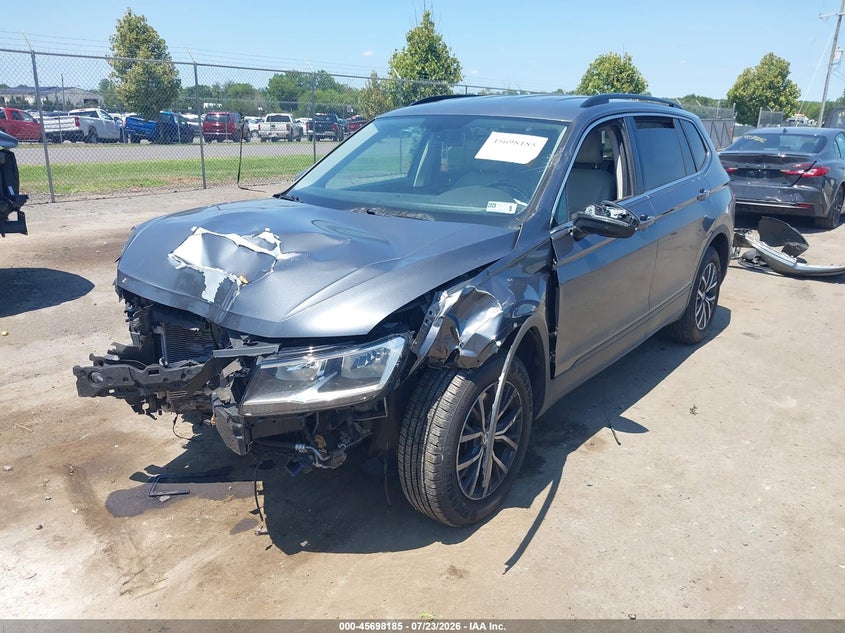2019 VOLKSWAGEN TIGUAN auction photo 2