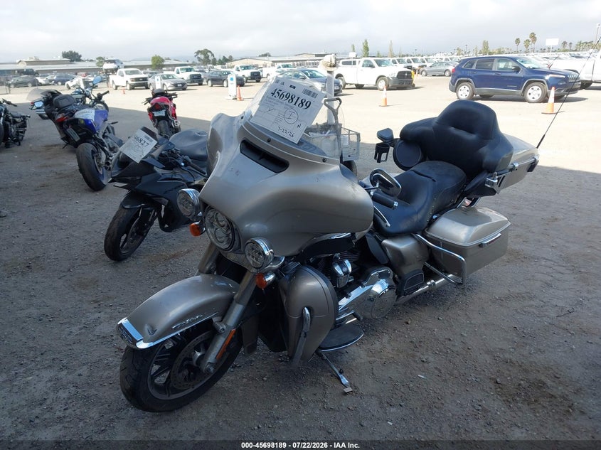 HARLEY-DAVIDSON FLHTCU 2018
