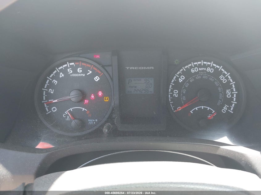 2017 TOYOTA TACOMA auction photo 7