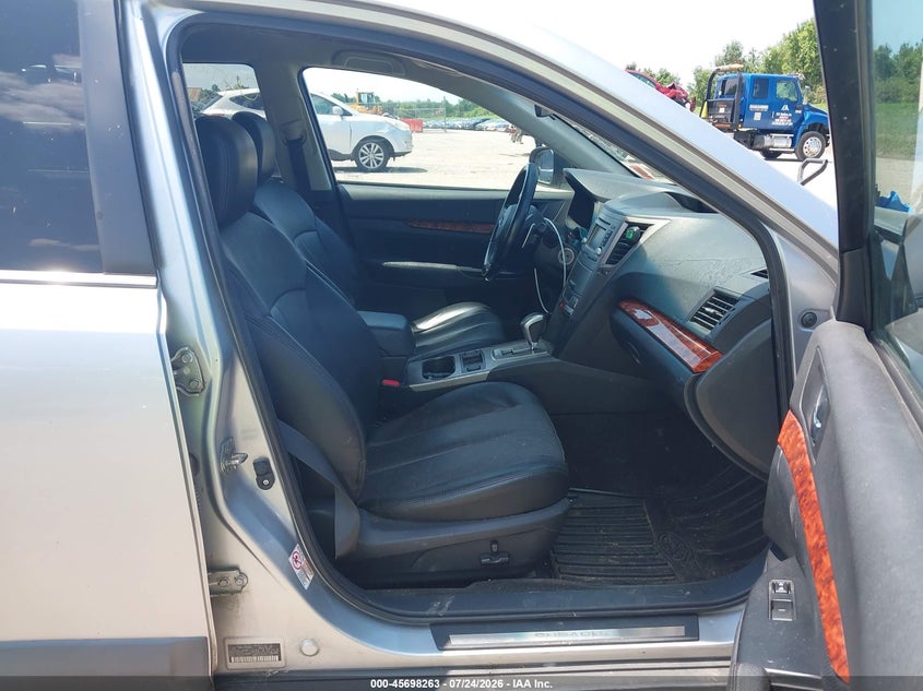 2012 SUBARU OUTBACK auction photo 5