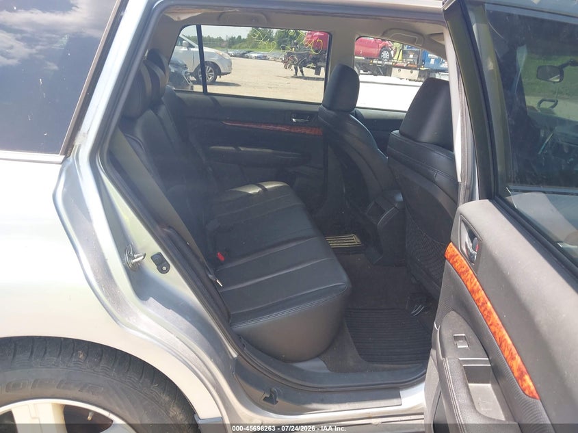 2012 SUBARU OUTBACK auction photo 8