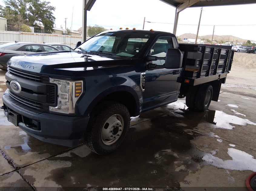 2018 FORD F-350 CHASSIS auction photo 2