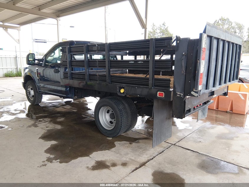 2018 FORD F-350 CHASSIS auction photo 3