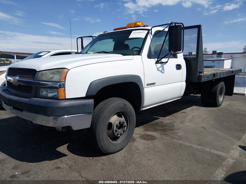 2004 CHEVROLET SILVERADO 3500 CHASSIS auction photo 2