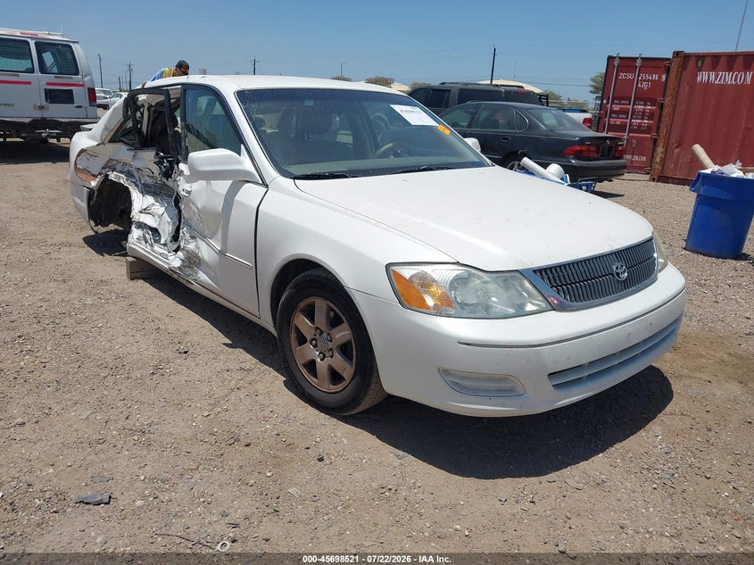 2002 TOYOTA AVALON auction photo 1