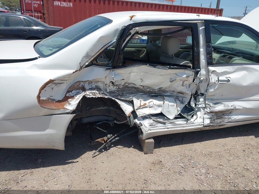 2002 TOYOTA AVALON auction photo 6