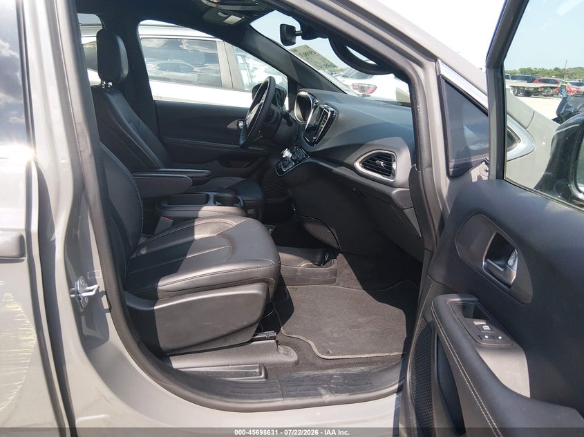 2025 CHRYSLER PACIFICA auction photo 5