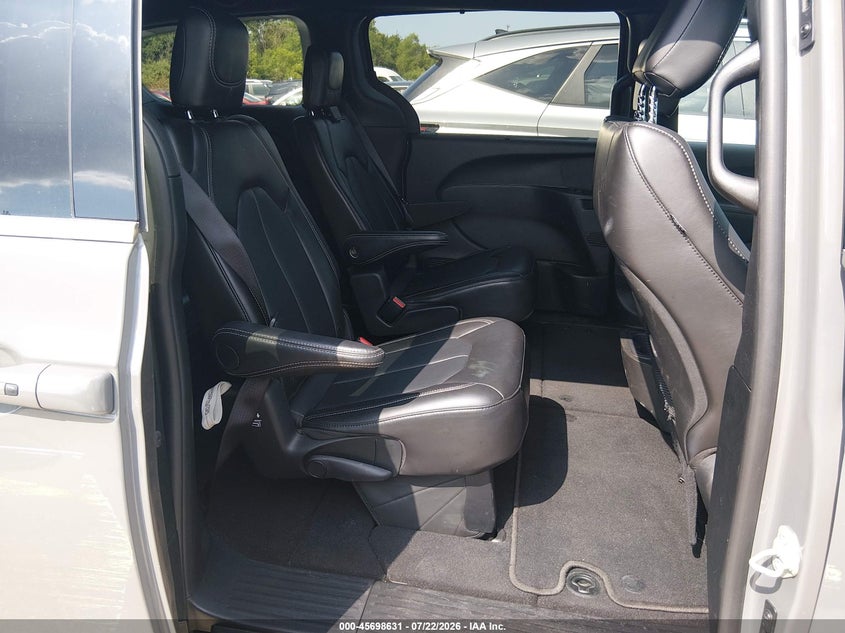 2025 CHRYSLER PACIFICA auction photo 8