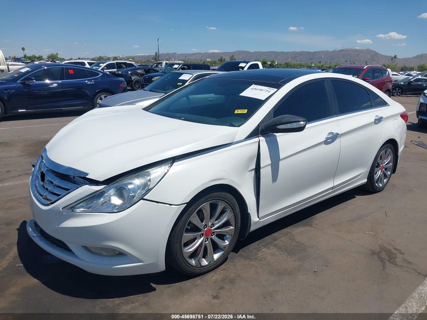2013 Hyundai Sonata, Right Front, IAAI, VIN 5NPEC4ABXDH564574 — photo 2