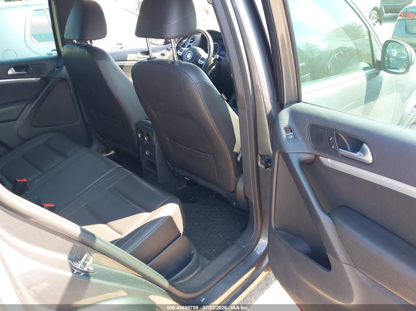 2016 VOLKSWAGEN TIGUAN auction photo 8