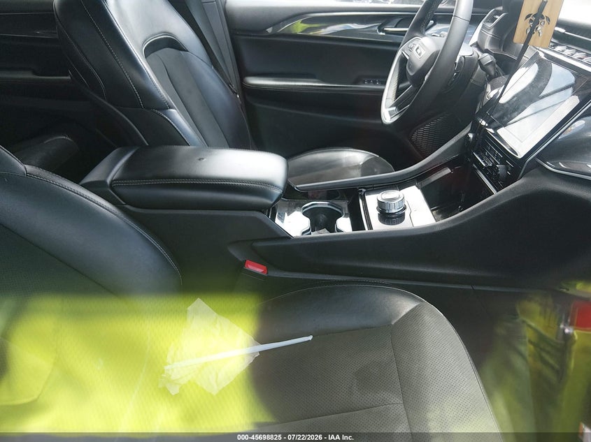 2023 JEEP GRAND CHEROKEE L auction photo 5