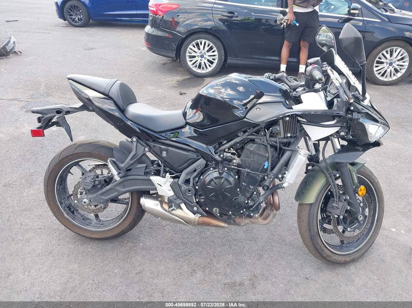 KAWASAKI EX650 2024