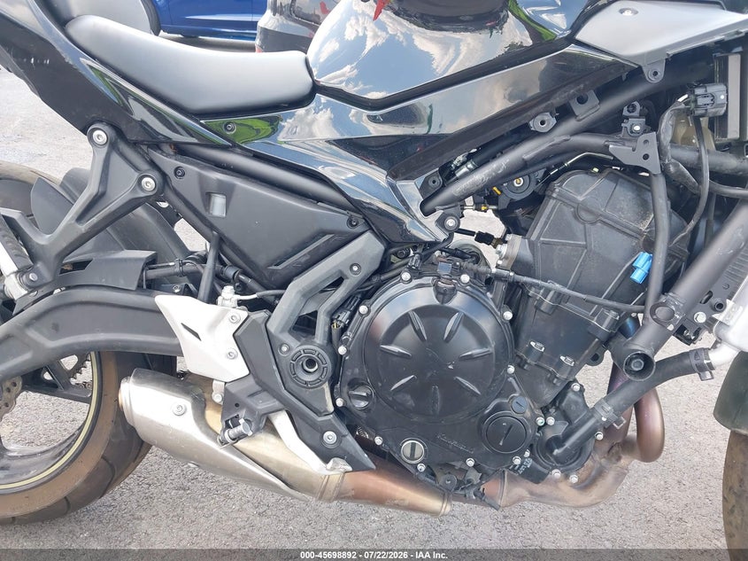 KAWASAKI EX650 2024