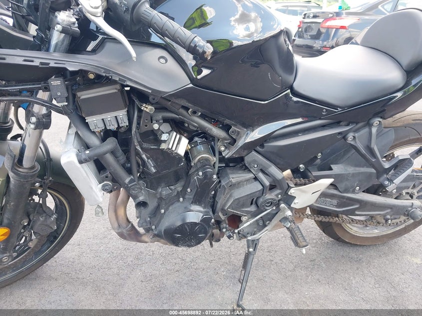 KAWASAKI EX650 2024