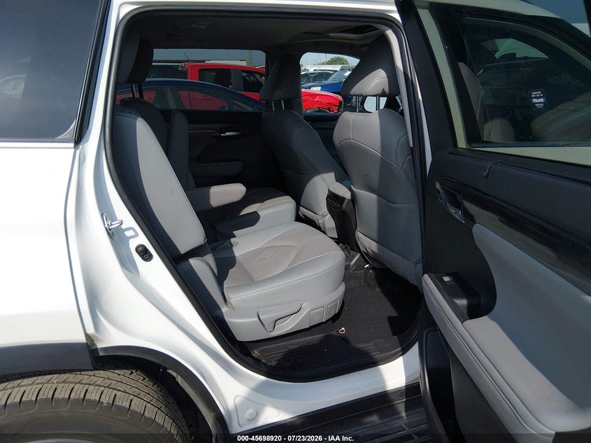 2020 TOYOTA HIGHLANDER auction photo 8