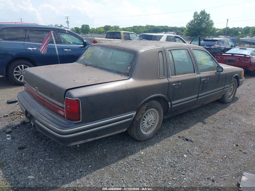 1993 LINCOLN TOWN CAR auction photo 4