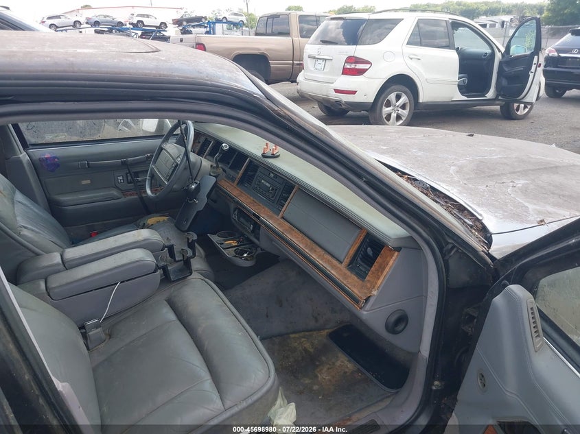 1993 LINCOLN TOWN CAR auction photo 5