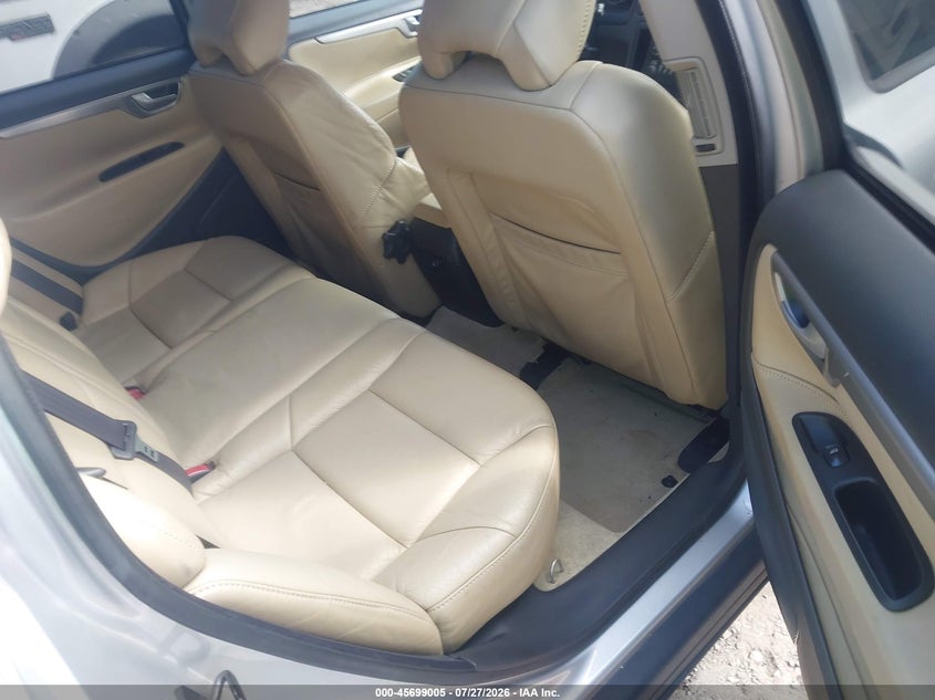 2004 VOLVO V70 auction photo 8