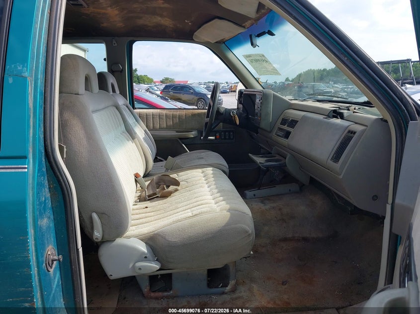 CHEVROLET GMT-400 1994 VIN 2GCEK19K1R1307821