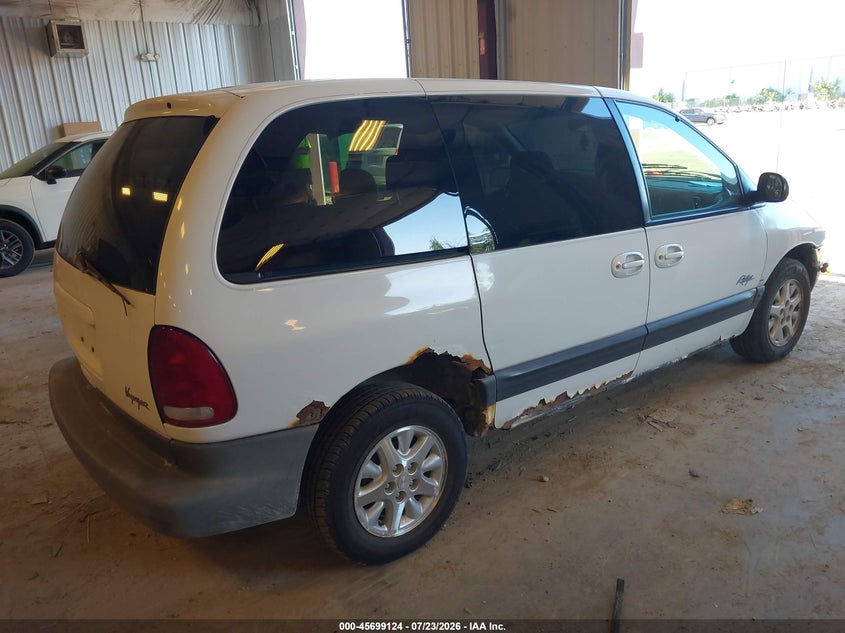 1996 PLYMOUTH VOYAGER auction photo 4