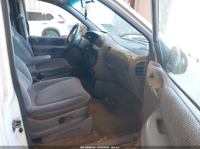 1996 PLYMOUTH VOYAGER auction photo 5