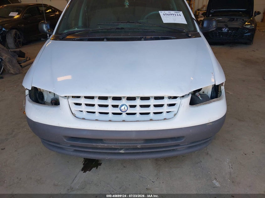 1996 PLYMOUTH VOYAGER auction photo 6